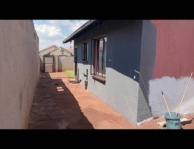 3 BEDROOM HOUSE FOR SALE IN PROTEA GLEN